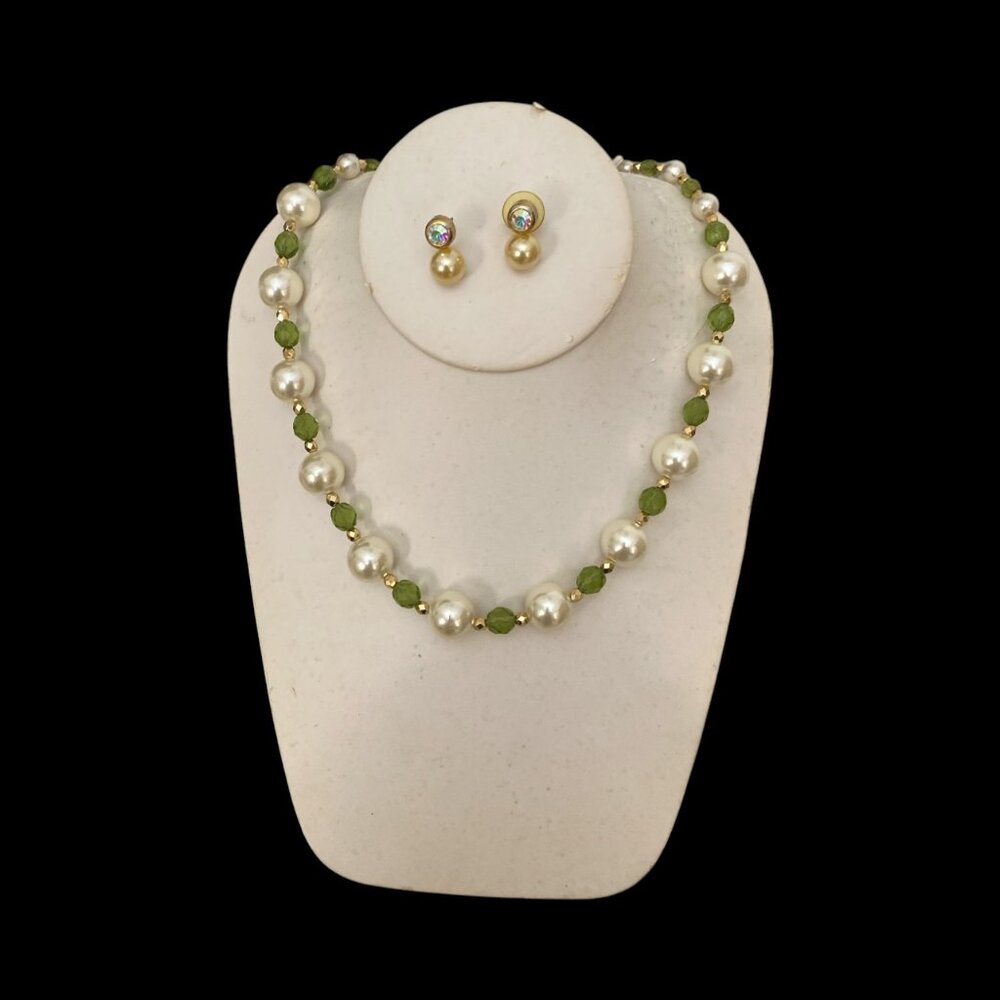 Necklace set -Pearl & Olive Green Beaded Necklace Set with Gold Accents